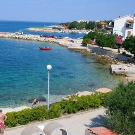 Apartments Milja - 10 M From Sea Мандре Екстер'єр фото