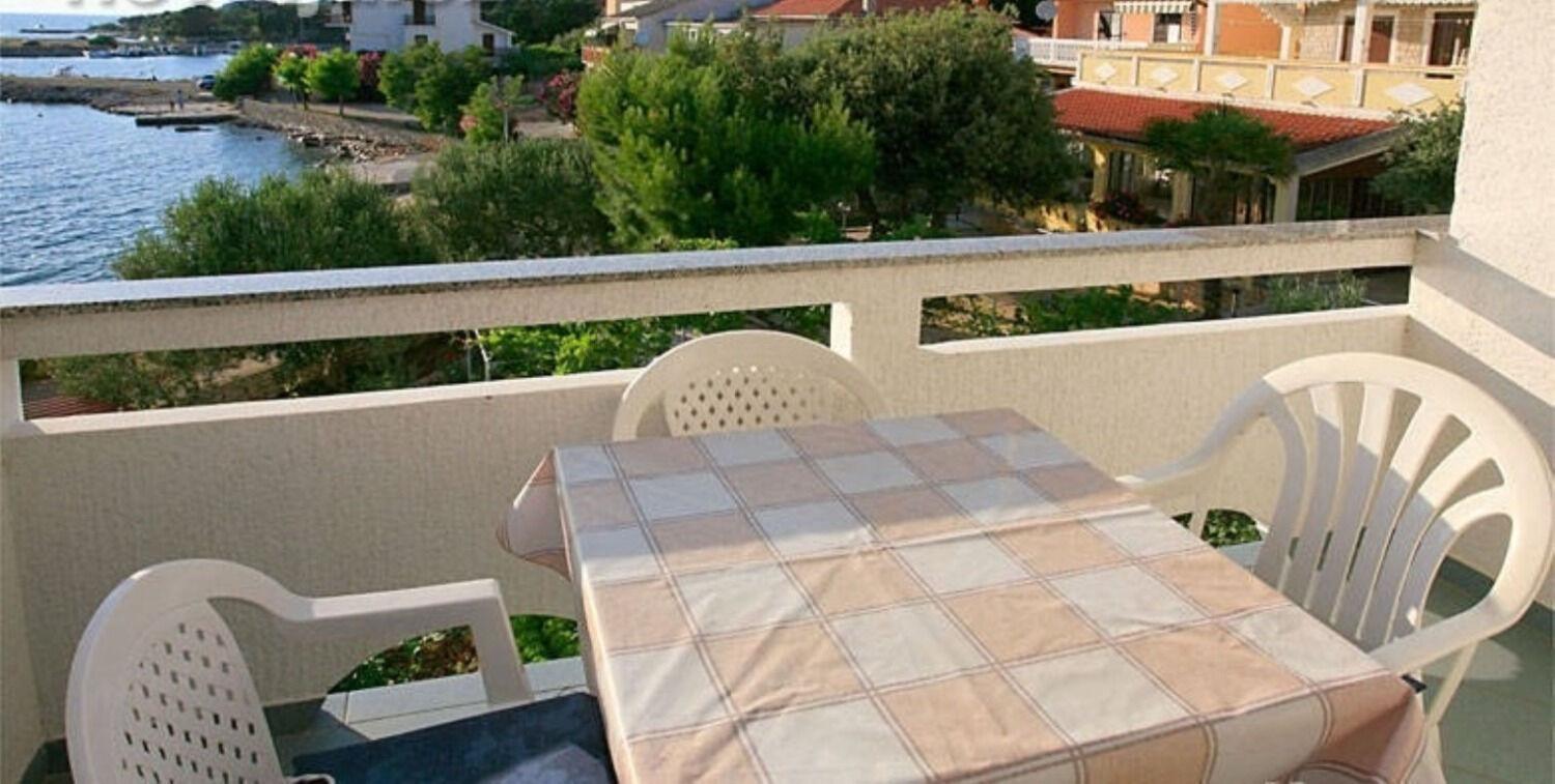 Apartments Milja - 10 M From Sea Мандре Екстер'єр фото